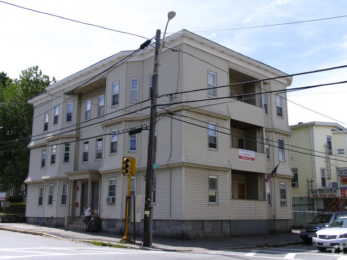 170172 Riverside St, Lowell, MA 01854 Apartments in Lowell, MA