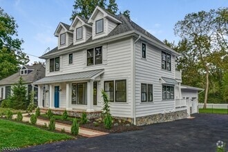 Building Photo - 651 Grove St