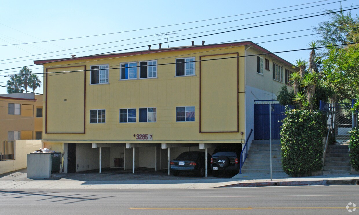 Primary Photo - 3285 Overland Ave