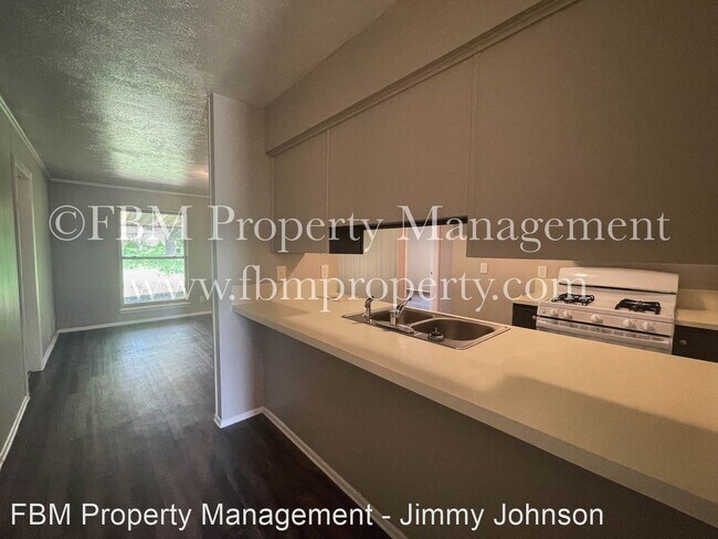 Foto del edificio - 4 br, 1.5 bath House - 304 Clary Dr