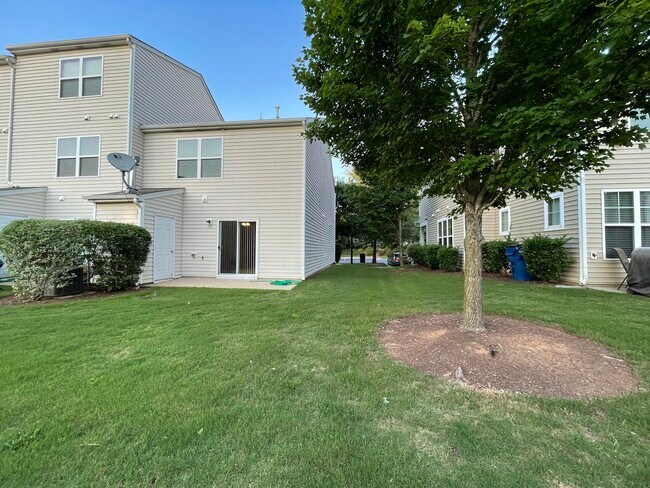 Building Photo - 2948 Berkeley Springs Pl