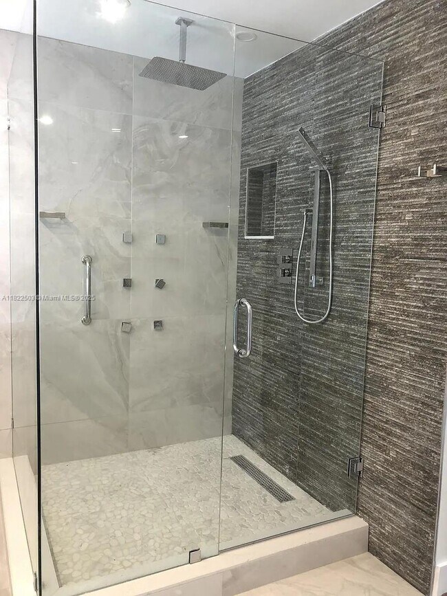 Foto del edificio - 1538 Tamarind Ct
