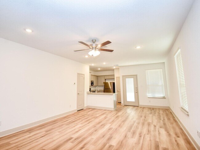 Foto del edificio - 7423 Gramercy Way