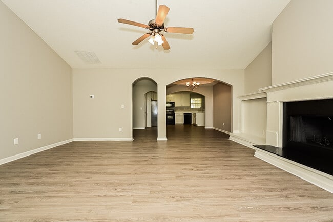 Building Photo - 1001 Adie Cove