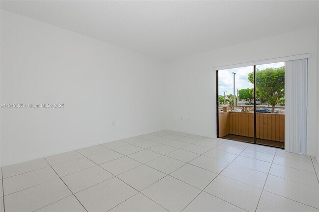 Foto del edificio - 17530 NW 68th Ave