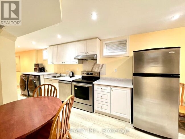 Building Photo - 23 Toporowski Ave