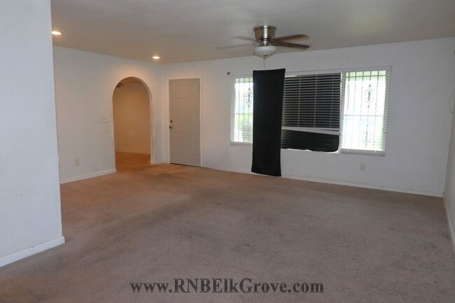 Foto del edificio - Resident Benefit Package Property