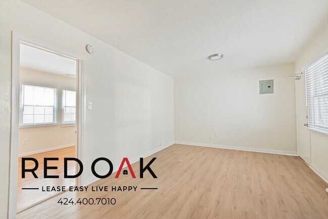 Foto del edificio - 615 N Rossmore Ave