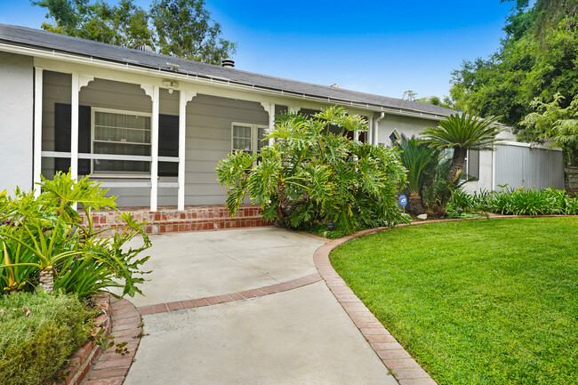 Foto del edificio - 10915 White Oak Ave