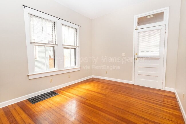 Building Photo - 318 Tremont St