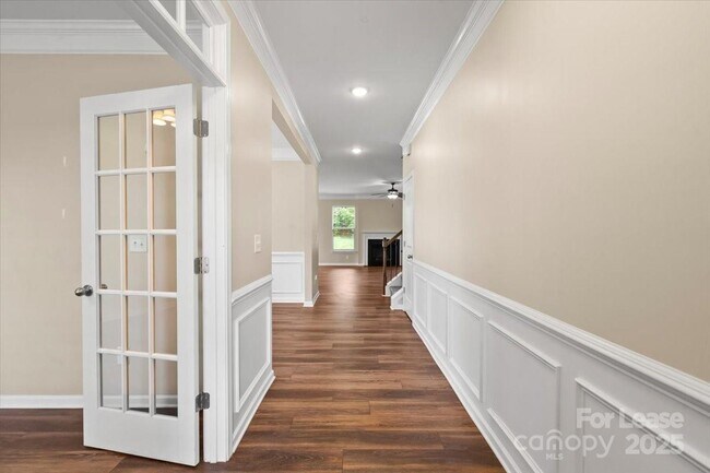 Building Photo - 2433 Chinkapin Ct