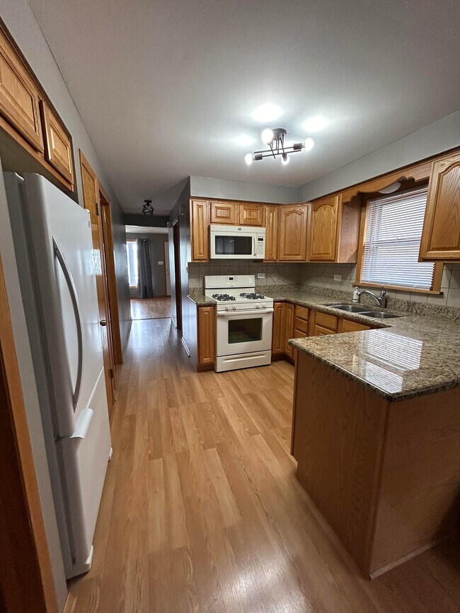 Foto del edificio - 5820 S Rutherford Ave