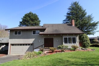 Building Photo - 16103 NE 33rd Ave