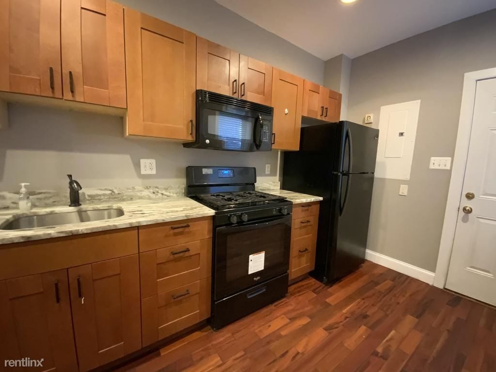 Primary Photo - 2 br, 1 bath Townhome - 2822 Frederick Avenue