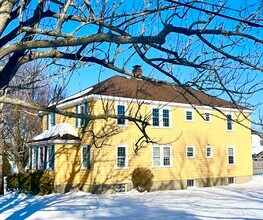 Building Photo - 52 Old Fort Rd