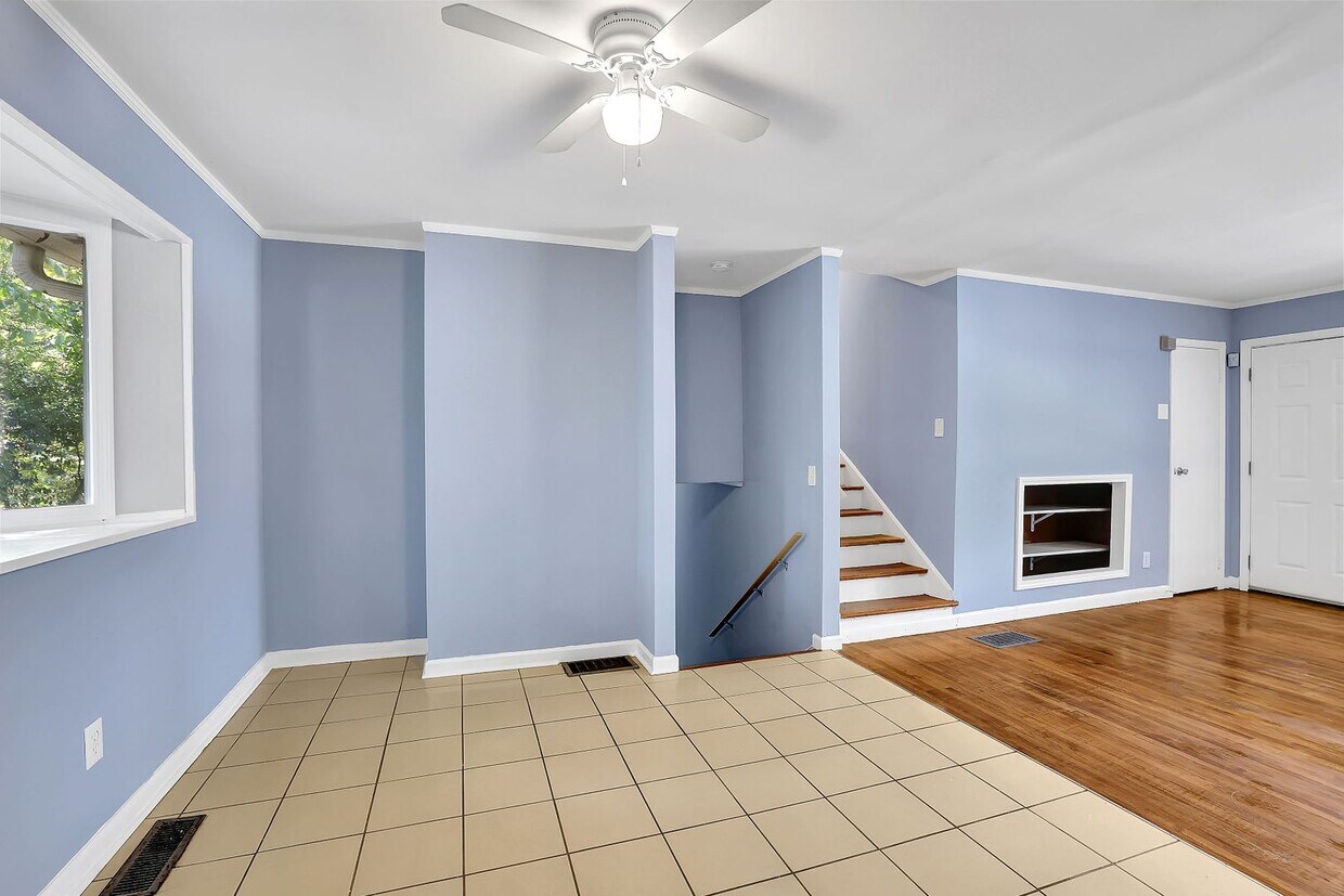 Foto principal - Beautiful, Newly Renovated 5 Bed 2 Bath si...