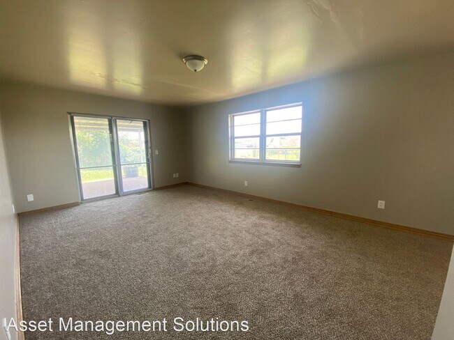 Foto del edificio - 5 br, 1.5 bath House - 5820 NW 66th St.