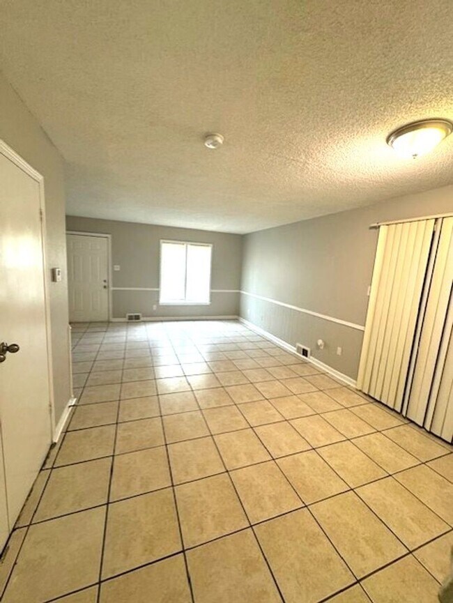 Foto del edificio - Beautifully Renovated Townhome in Whitehav...
