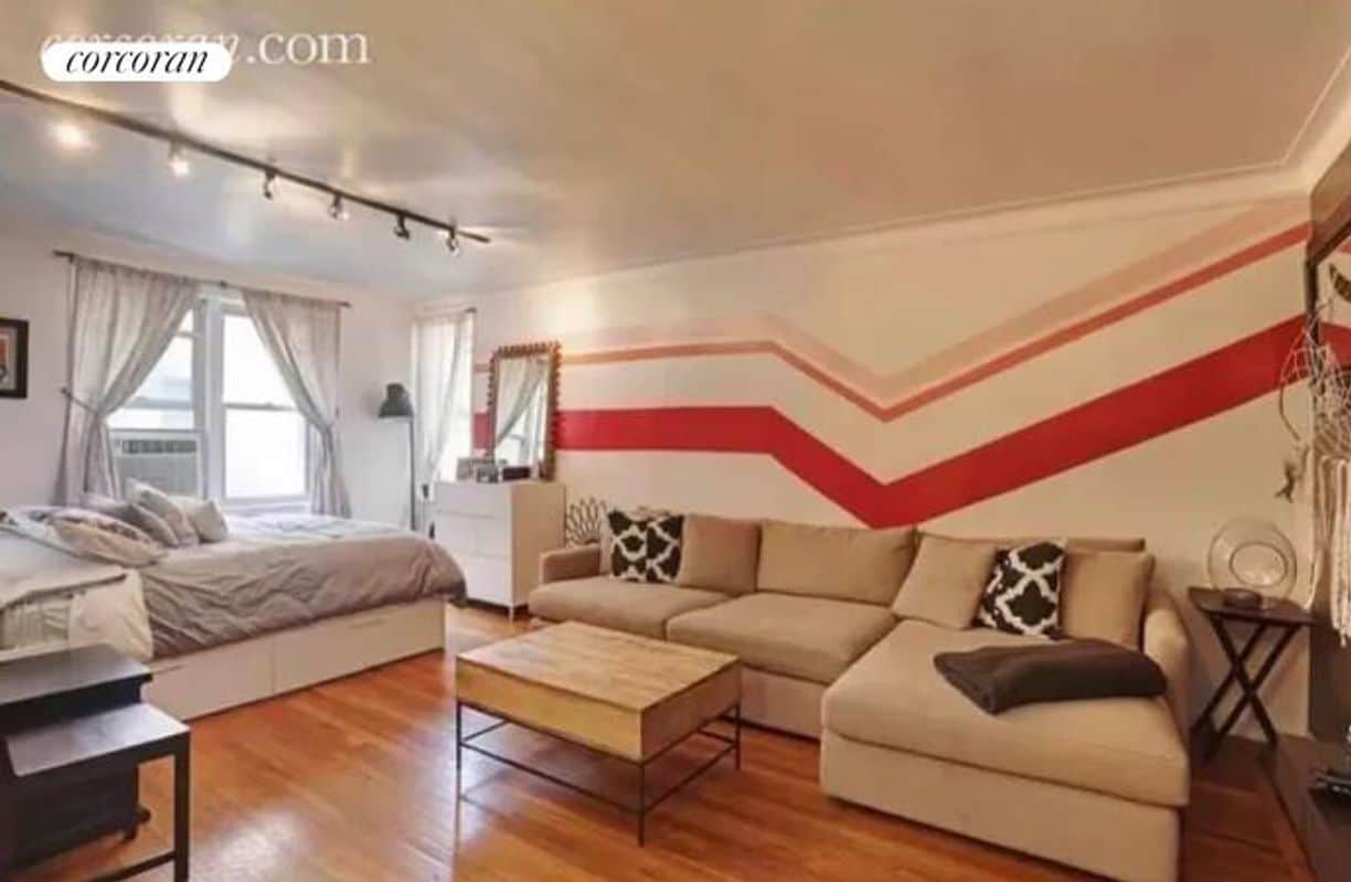 Primary Photo - 305 W 52nd St