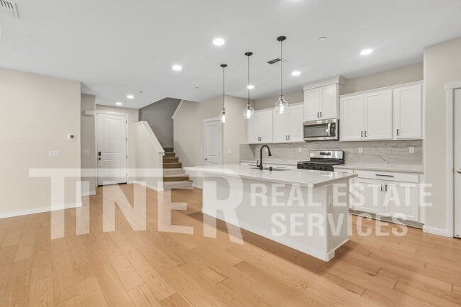 Building Photo - 632 Whitewater Wy