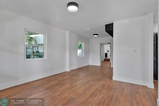 Building Photo - 1304 NW 1st Ave
