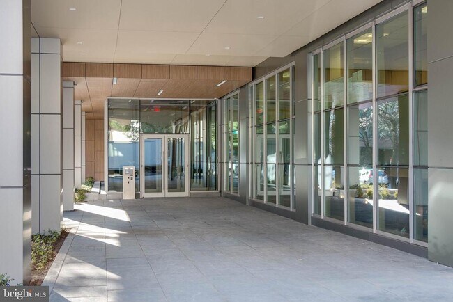 Foto del edificio - 2501 M St NW