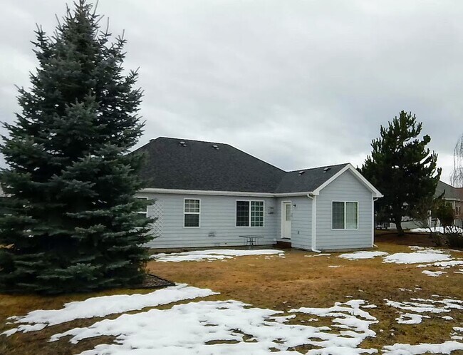 Building Photo - 215 Stage Ridge Rd