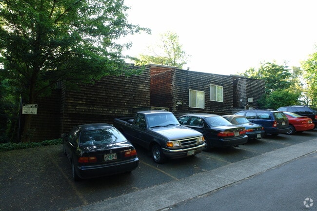 Building Photo - Lair Hill Apartments