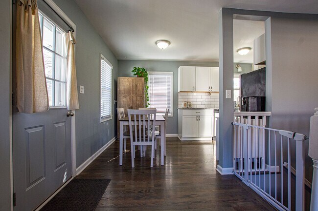 Foto del edificio - Beautiful 3 Bedroom / 1 Bath Home in Distr...
