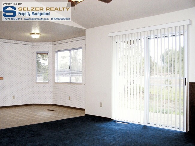 Building Photo - Roomy & nicely equipped 3 bd. home on a co...