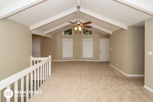 Building Photo - 28 Moonglow Dr
