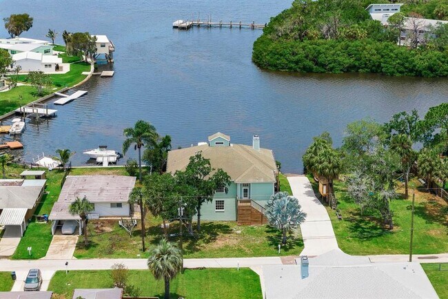 Building Photo - 6731 Arroyo Dr