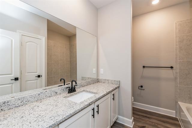 Building Photo - 636 Harbor Oaks Dr