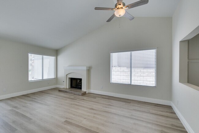 Foto del edificio - 2 bedrooms 2 bathrooms single story house ...