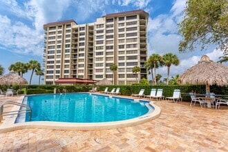 Building Photo - 736 Island Way