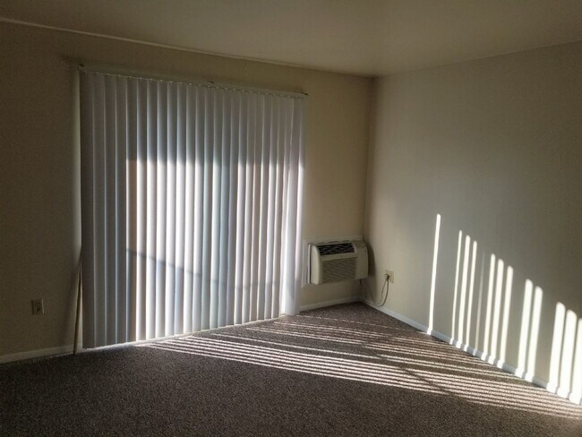 Foto del edificio - 7030 W Forest Home Ave