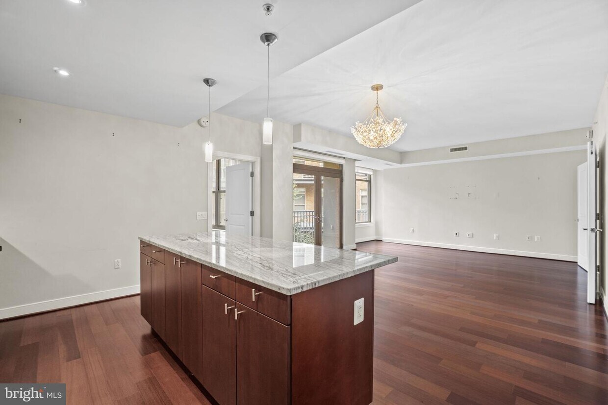2425 L St NW Unit 430, Washington, DC 20037 - Room for Rent in ...