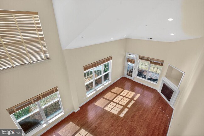 Foto del edificio - 13210 Rabbit Chase Rd