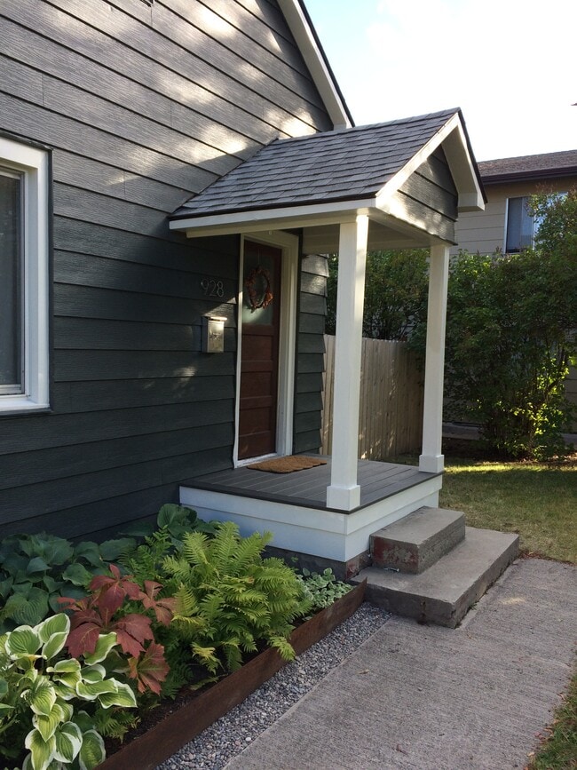 Building Photo - 928 Cleveland St.