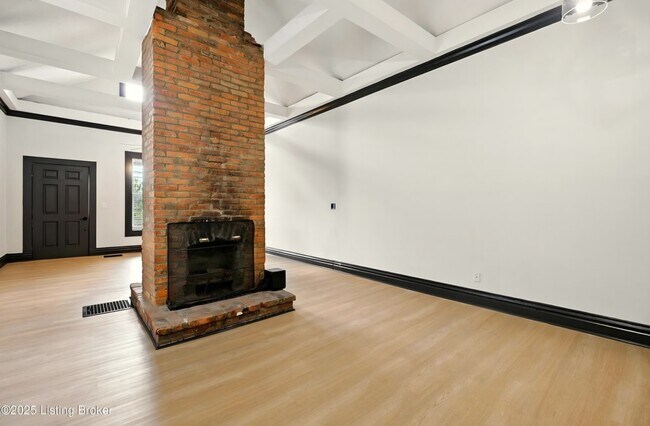 Building Photo - 1819 S Preston St