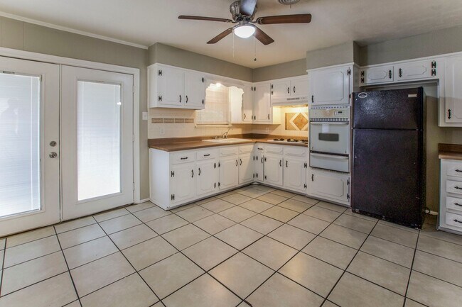 Foto del edificio - 3 Bedroom/2 Bathroom  House for Lease