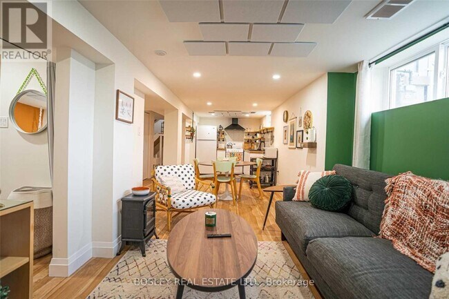 Photo du bâtiment - 7 Colfax St