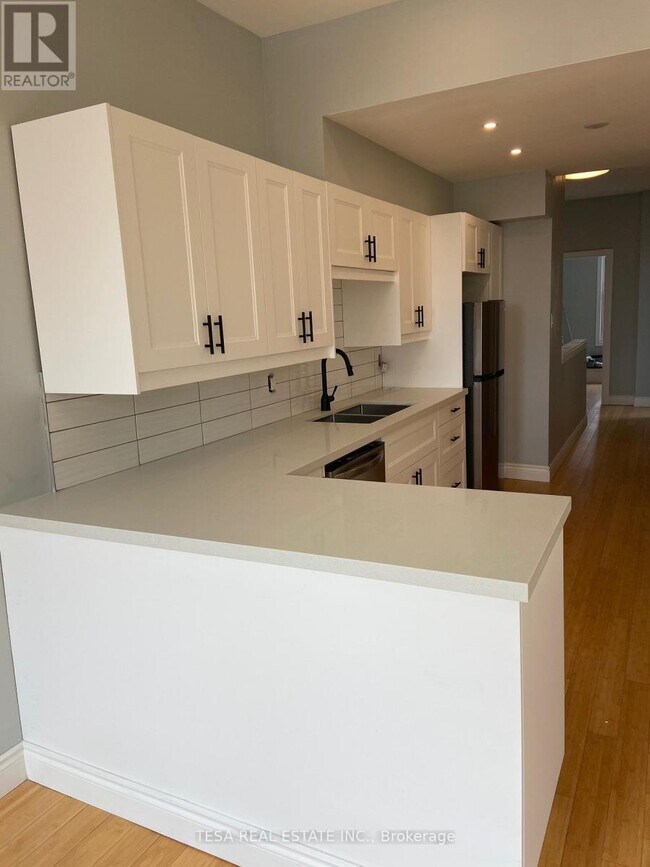 Building Photo - 158 Darling St