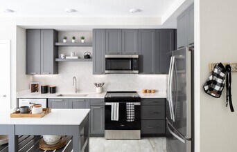 Building Photo - Aspire Huntington Station