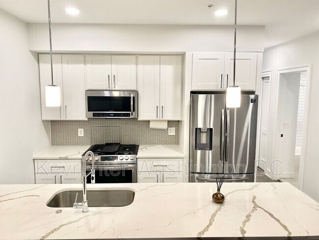 Foto del edificio - 3463 14th St NW