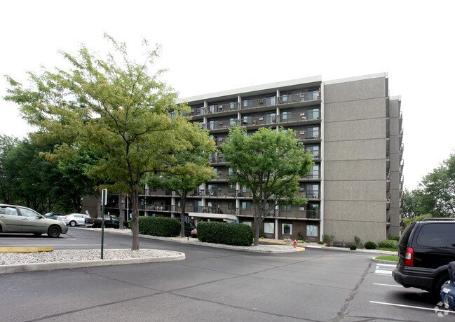 Building Photo - 524 W 53rd St
