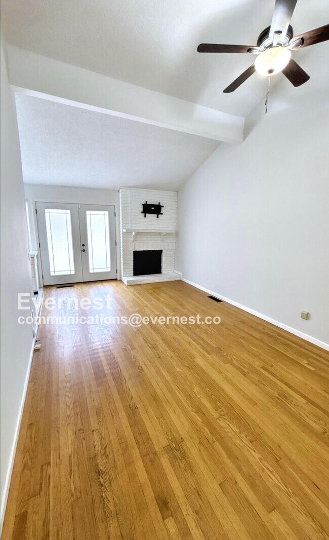 Foto del edificio - 1515 Mautenne Dr