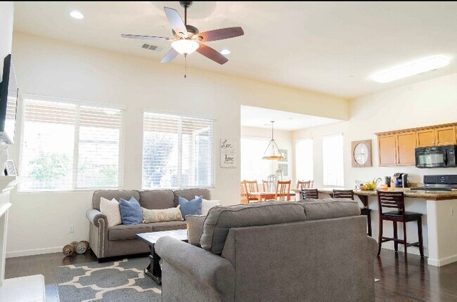 Foto del edificio - 2535 W Sady Ct