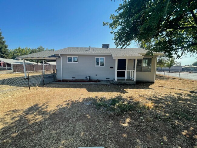 Building Photo - 2410 Las Plumas Ave