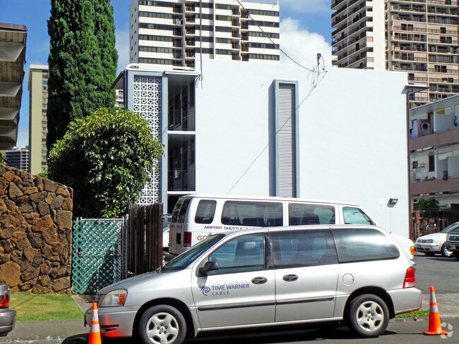Building Photo - 1526 Kewalo St